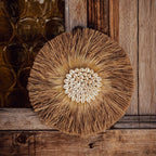 Decoratiune de perete din fibre si scoici naturale 23 cm