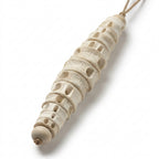 Decoratiune de agatat din oase de peste 39 cm